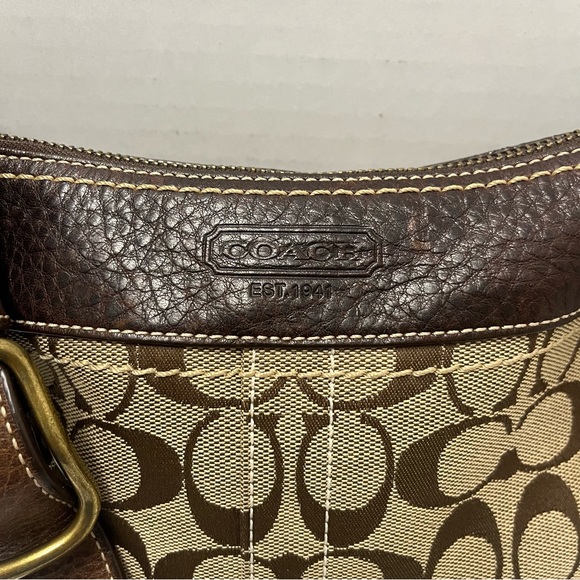 Coach Signature Brown Canvas Shoulder Bag,adjustable strap, Coach dust bag. - Picture 4 of 6